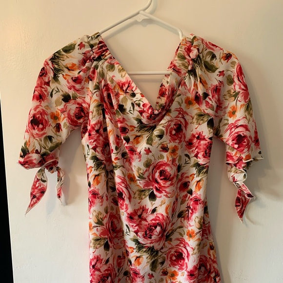 Size small floral off the shoulder dress - Picture 1 of 2